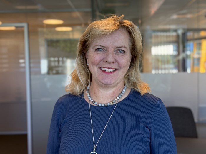 kirsti på kontoret.jpg