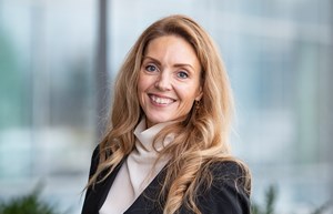 Elisabeth-tetterepå-mindre.jpg Elisabeth-tetterepå-mindre.jpg