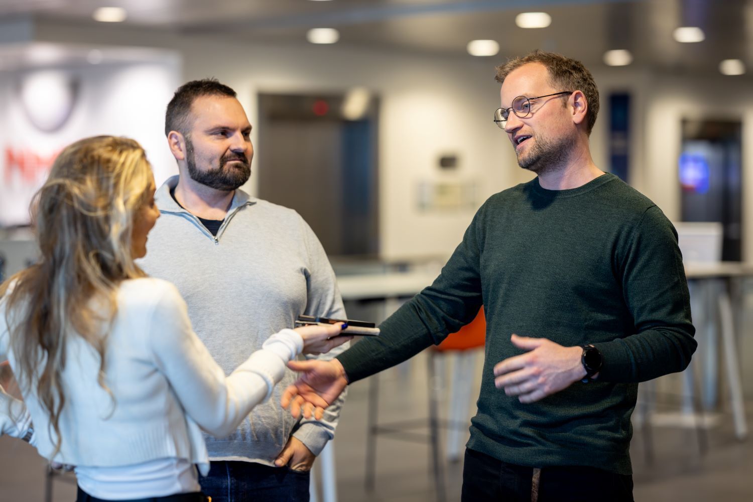 samtale-mindre.jpg samtale-mindre.jpg