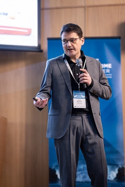 AndersB.jpg AndersB.jpg